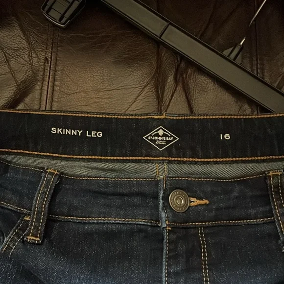 St. John’s Bay Skinny Leg Blue Jeans - Size 16 - Picture 5 of 7